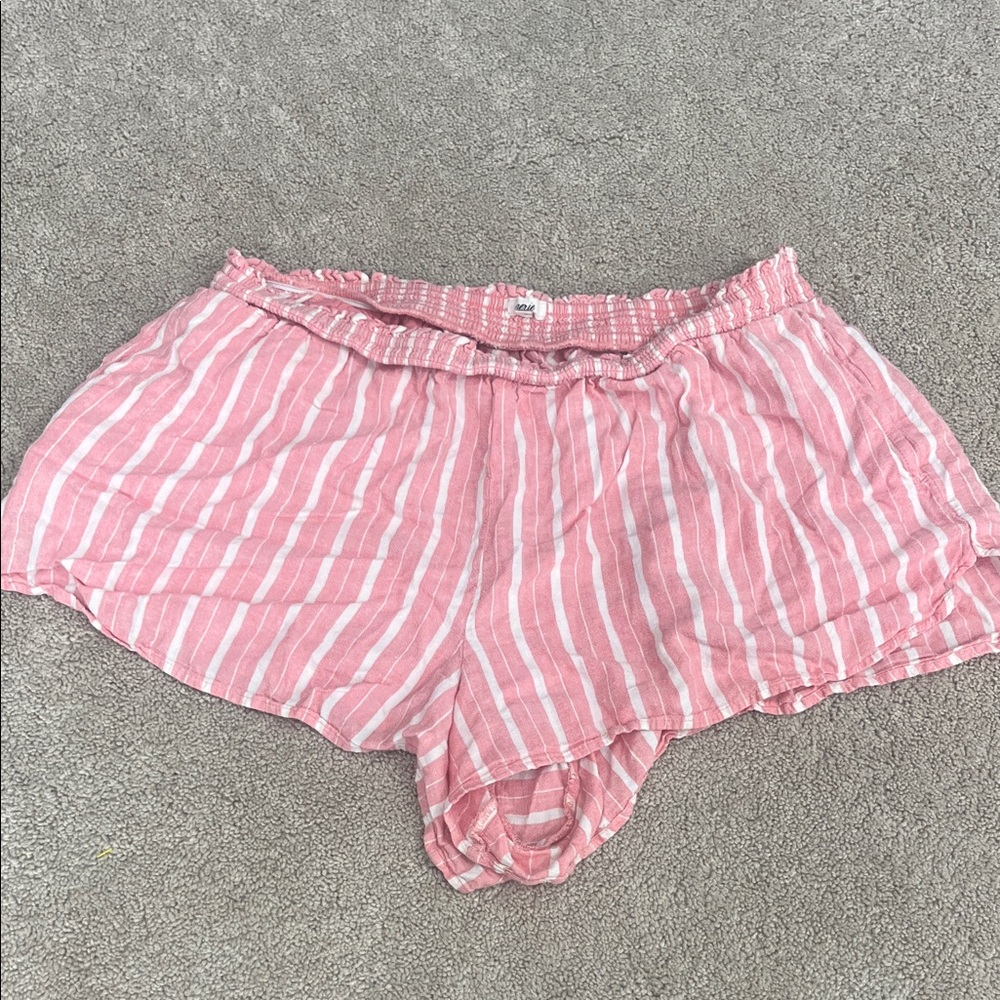 Aerie Pink and White Textured Shorts